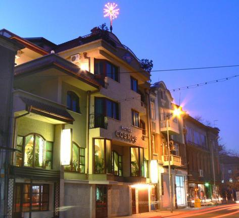 Hotel Cosmos Asenovgrad Esterno foto