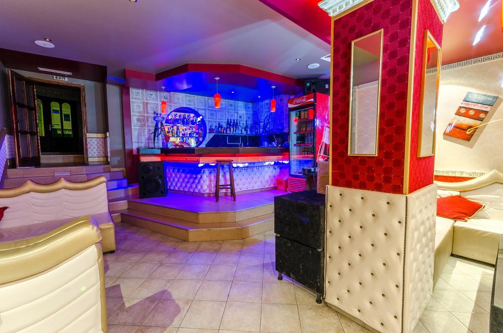 Hotel Cosmos Asenovgrad Esterno foto