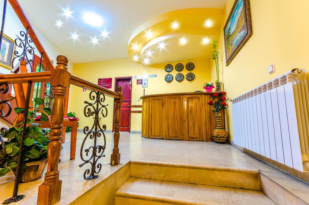 Hotel Cosmos Asenovgrad Esterno foto