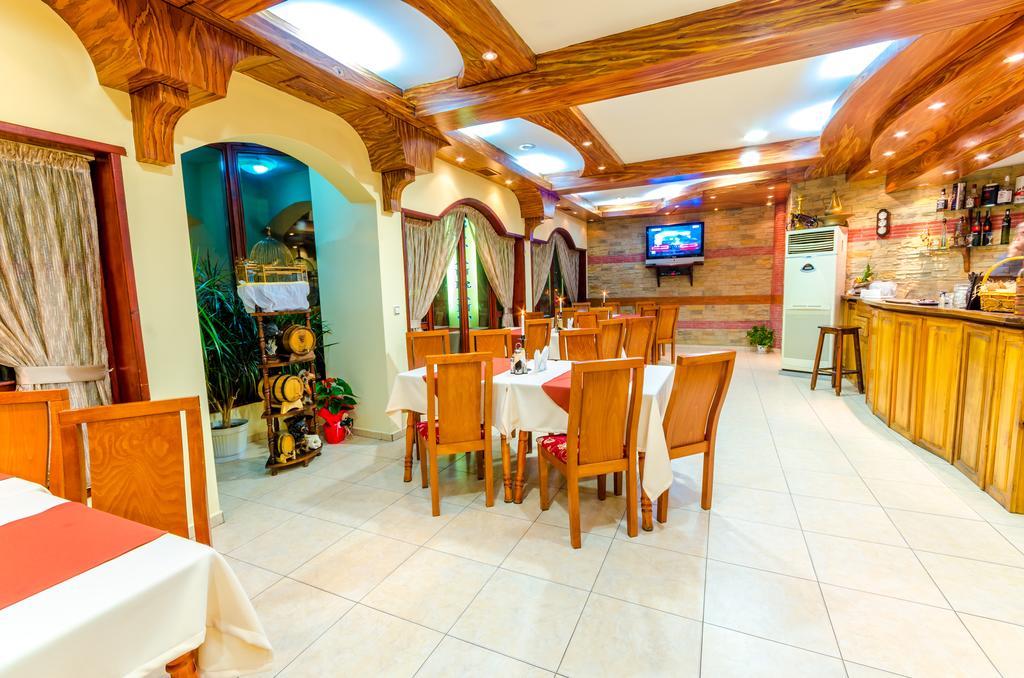 Hotel Cosmos Asenovgrad Esterno foto