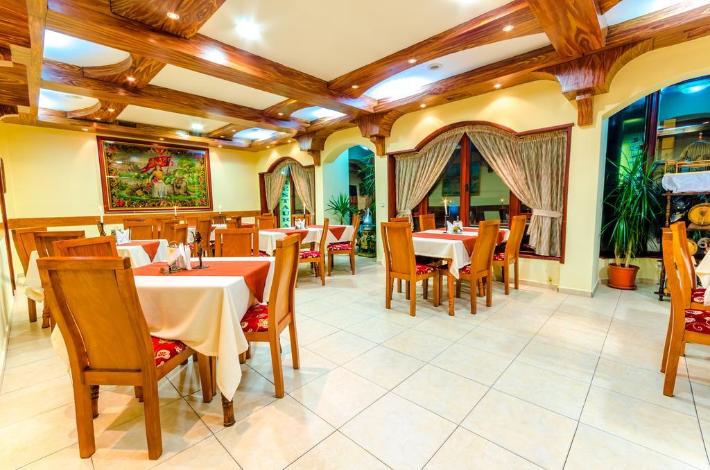 Hotel Cosmos Asenovgrad Esterno foto